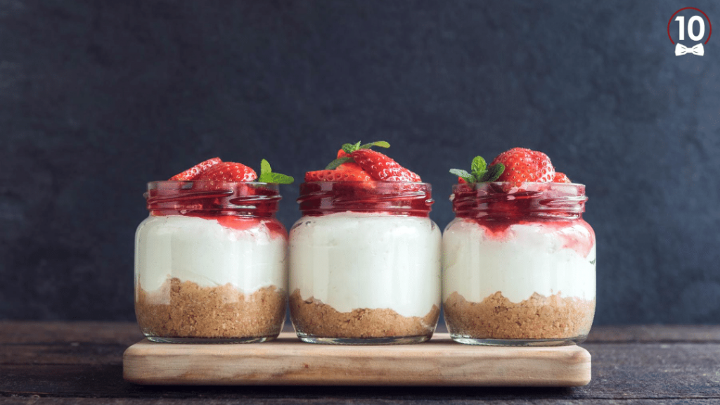 Vasitos de tarta de queso con frutas