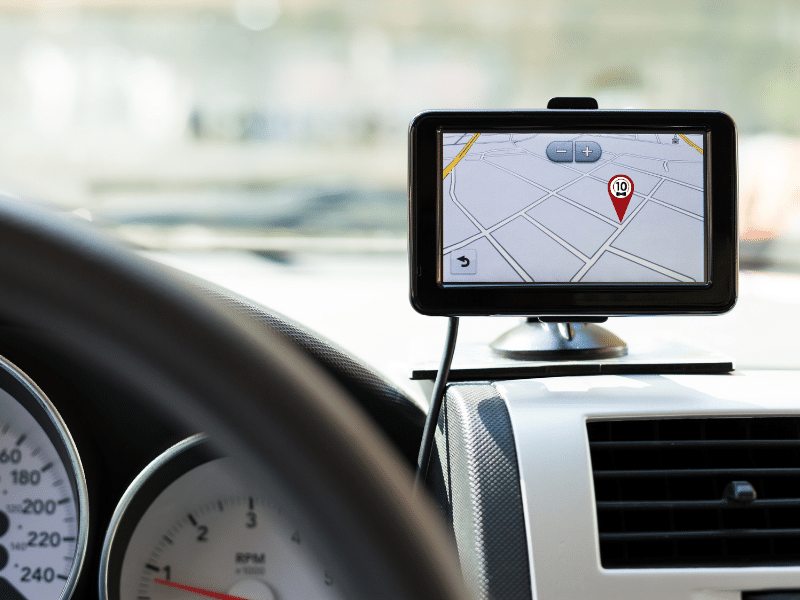 ubicacion-de-establecimiento-marcada-en-el-gps-de-un-coche Ubicación por google maps de un establecimiento