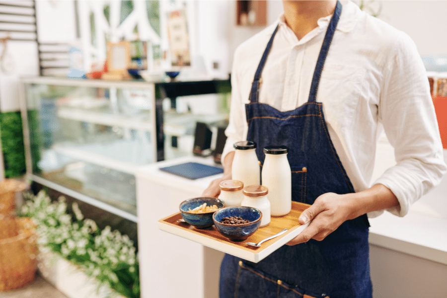 Tips para camareros que quieren llevar bien la bandeja. 